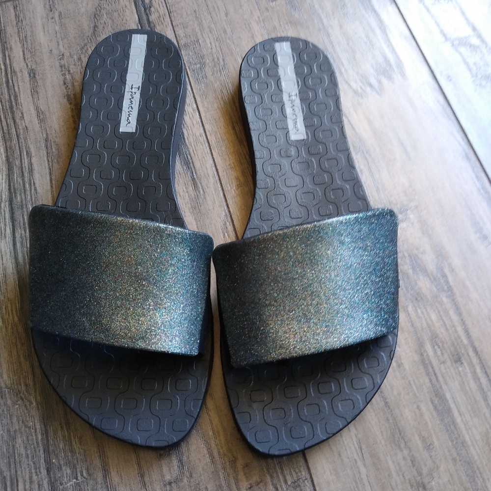 Sparkly Ipanema sandals with toe thong